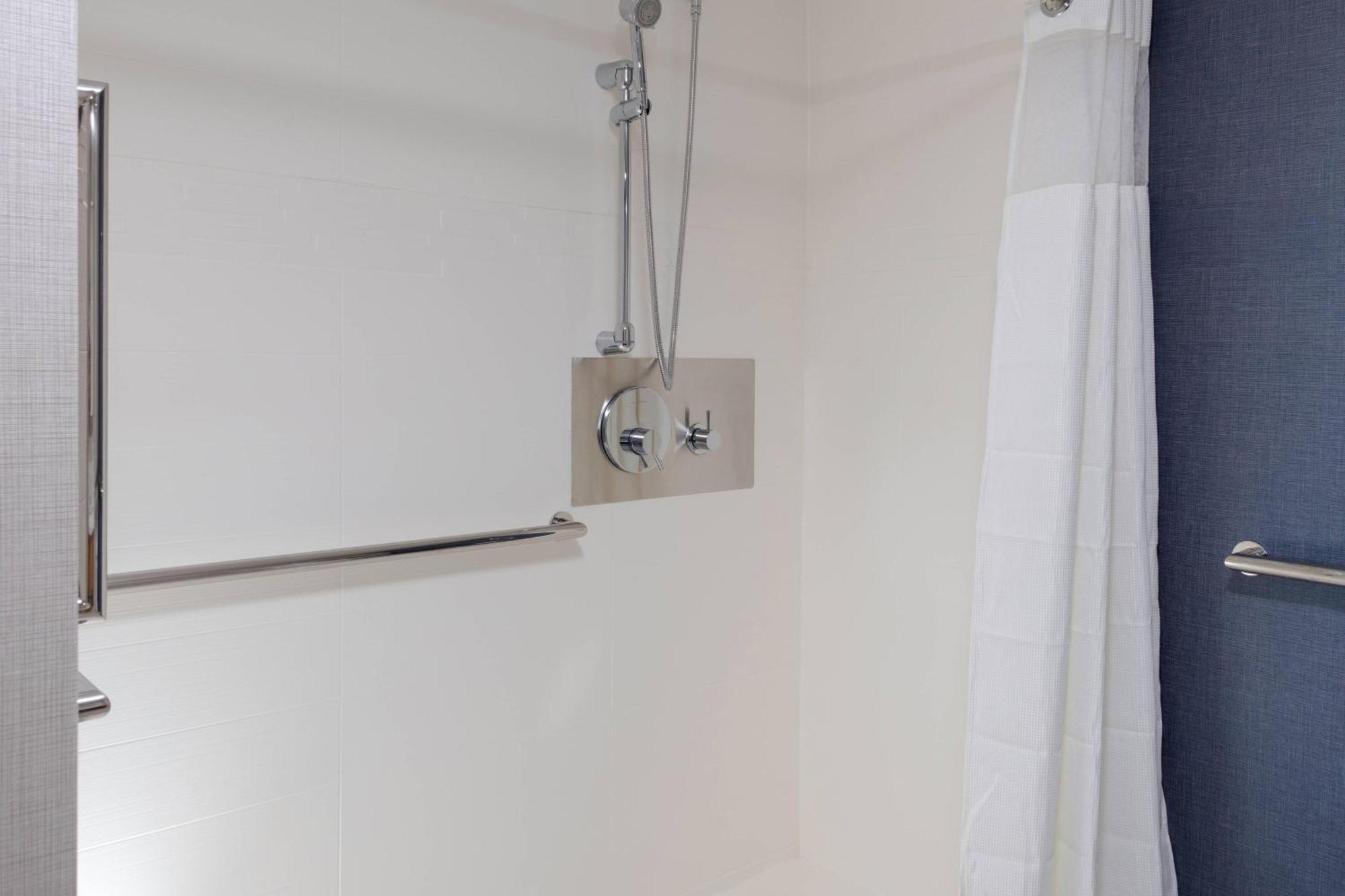Residence Inn By Marriott Virginia Beach Town Center Bagian luar foto