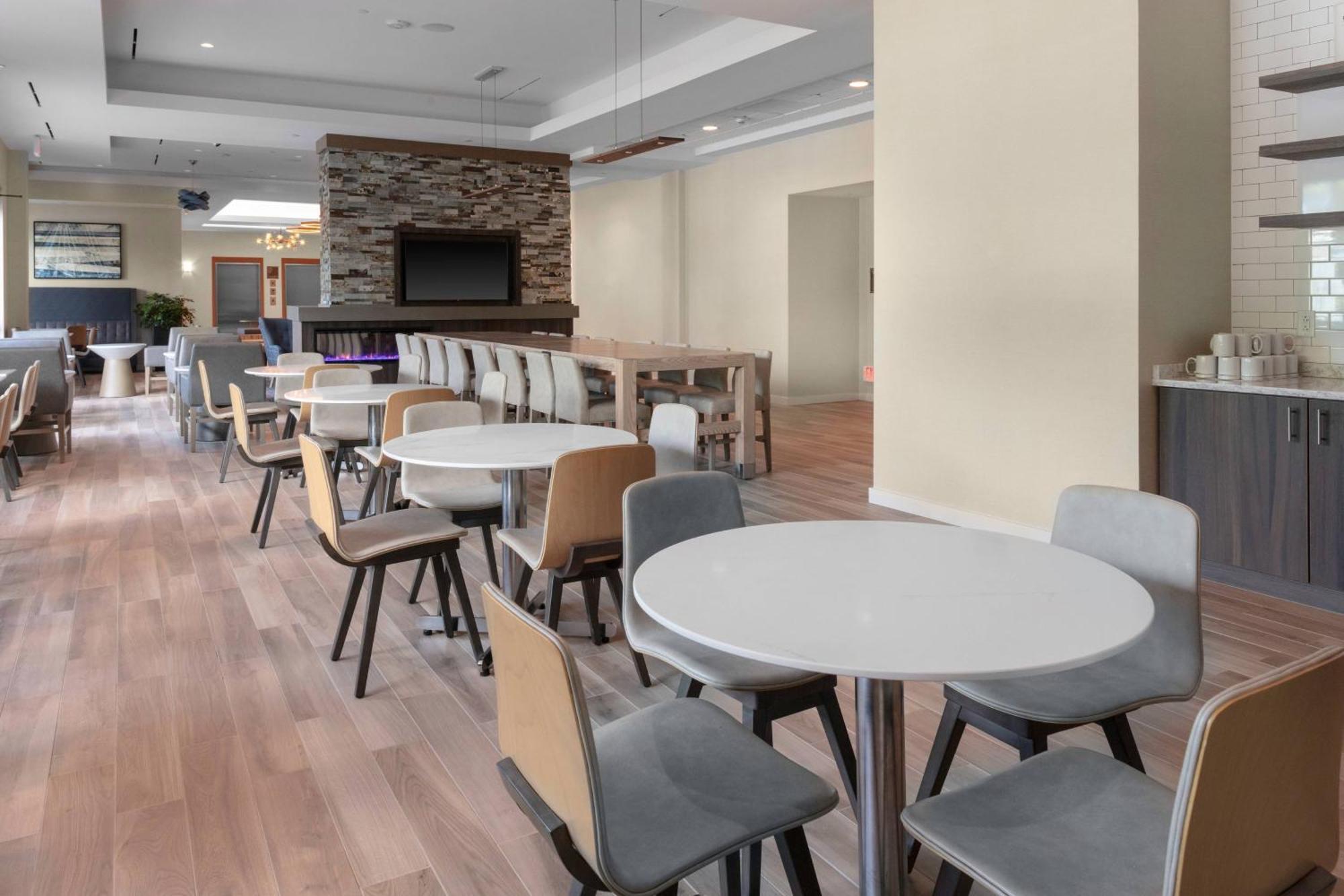 Residence Inn By Marriott Virginia Beach Town Center Bagian luar foto