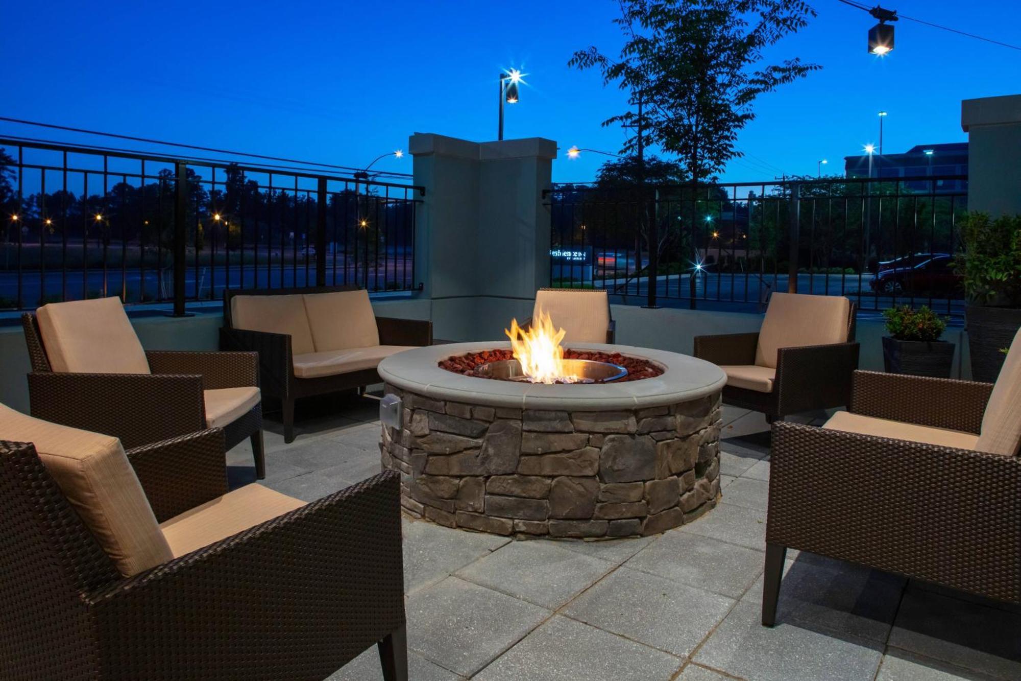Residence Inn By Marriott Virginia Beach Town Center Bagian luar foto